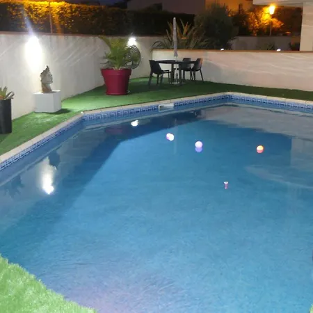 아파트 Avec Piscine Et Parking Prive 아그