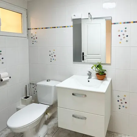 Avec Piscine Et Parking Prive 아파트 아그