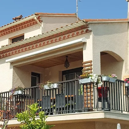 Apartament Avec Piscine Et Parking Prive