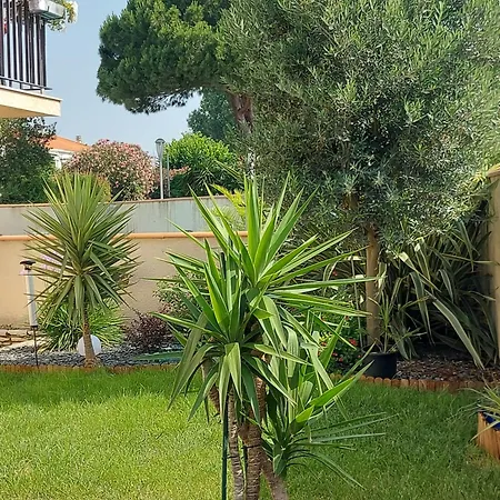 Avec Piscine Et Parking Prive Apartament