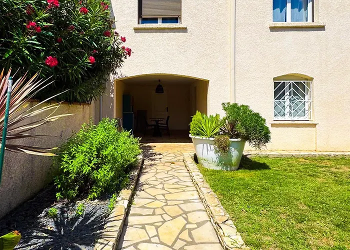 Avec Piscine Et Parking Prive Agde